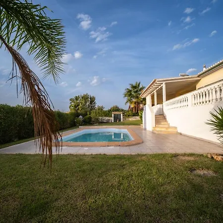 A Tipica Casa De Ferias Tatil Evi Parchal