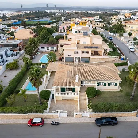 A Tipica Casa De Ferias Parchal