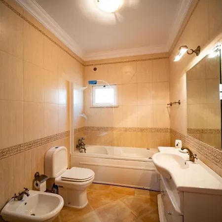 A Tipica Casa De Ferias Parchal