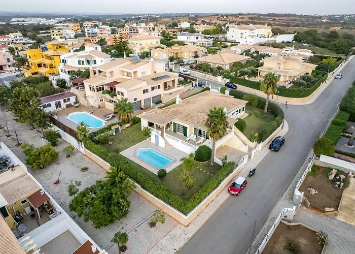 A Tipica Casa De Ferias Tatil Evi Parchal